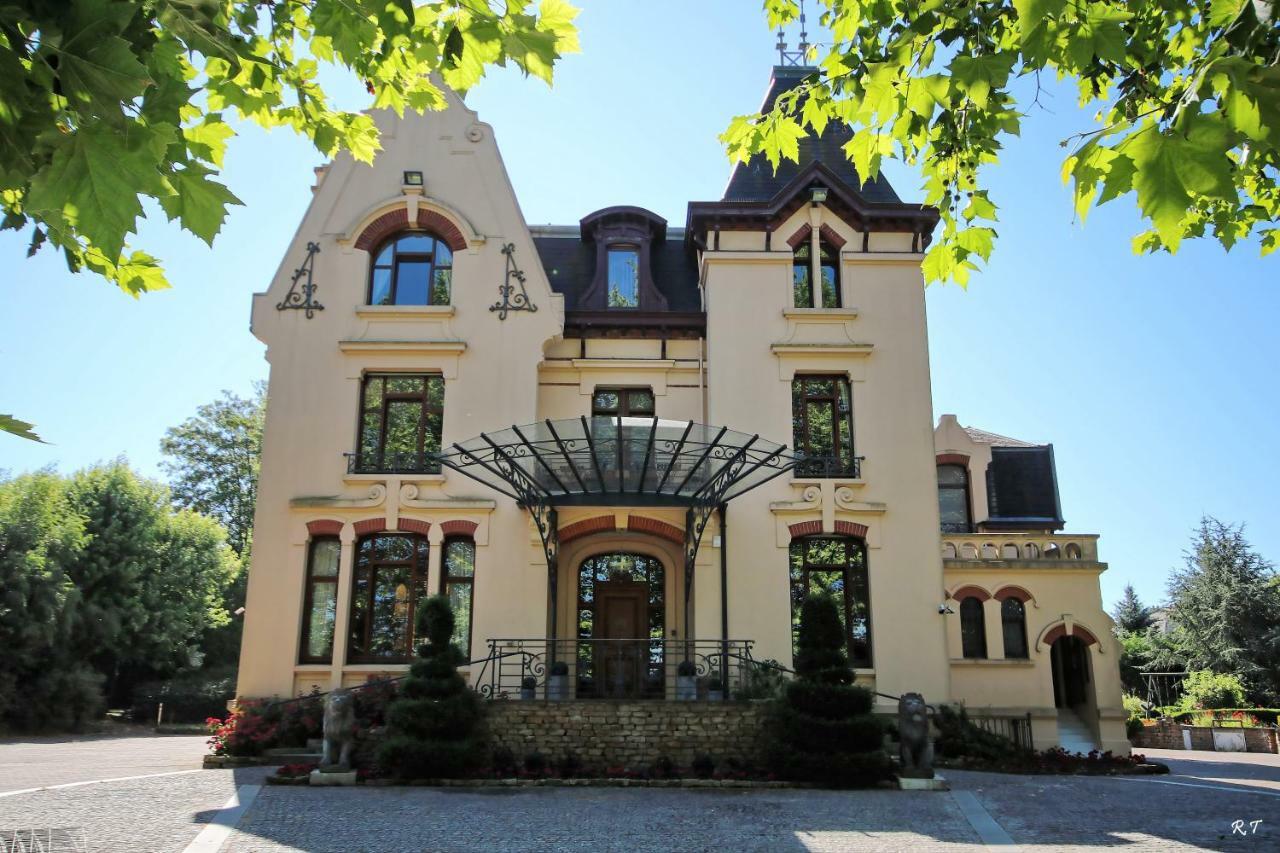 Le Manoir De La Mantille Caudry Exterior photo