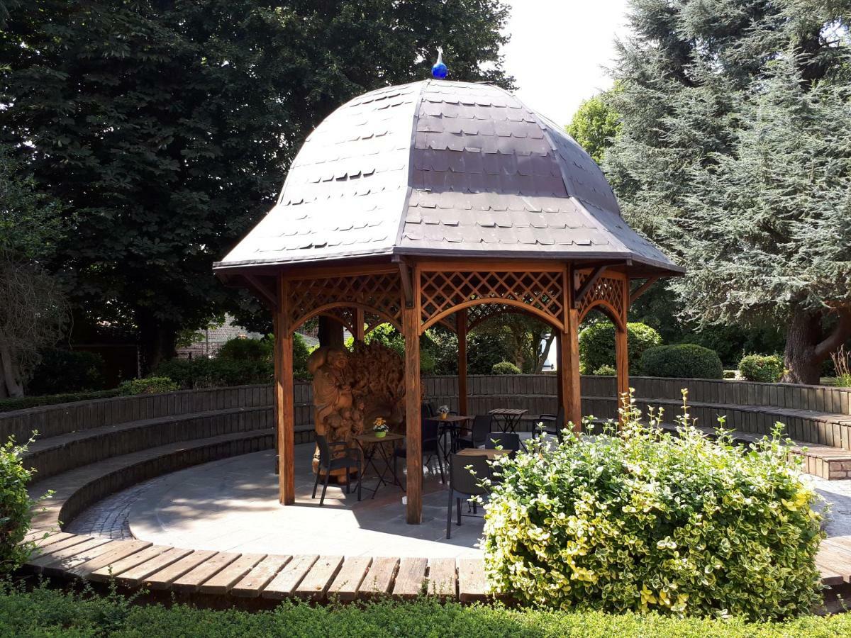 Le Manoir De La Mantille Caudry Exterior photo